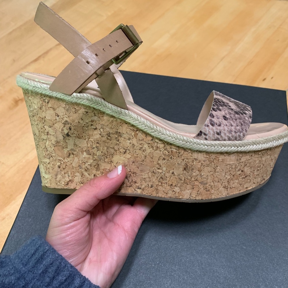 Pelle Moda Wedge - Picture 3 of 4